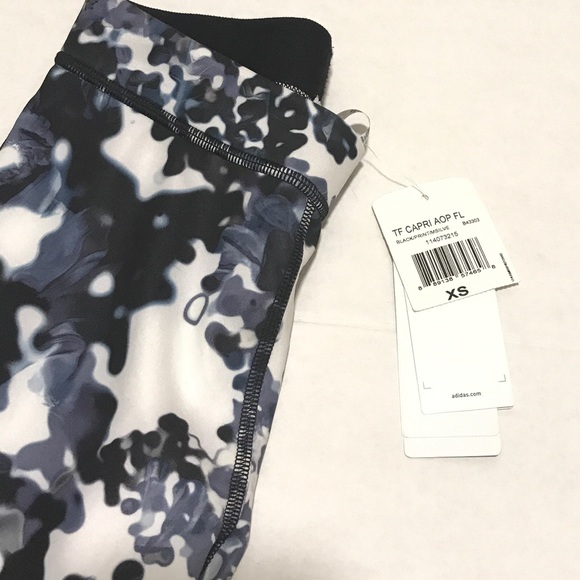 NWT Adidas women's tech fit graphic Capri leggings - Picture 4 of 4